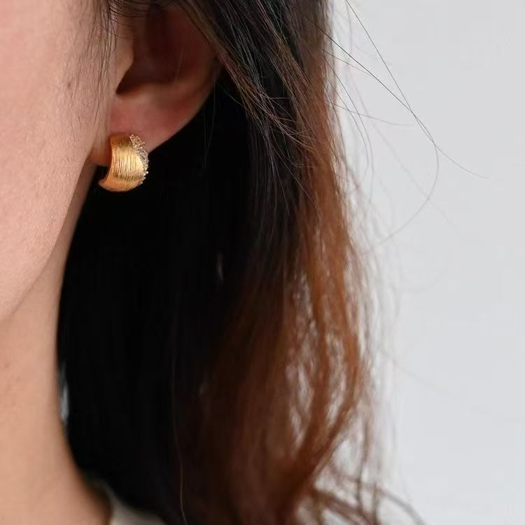 2026 Minimalist Japanese-Style Brushed Metal Vintage Stud Earrings, Niche Unique Light Luxury Daily Jewelry