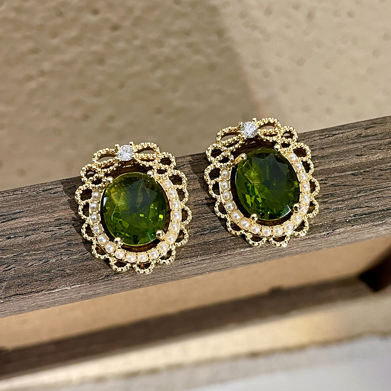 Title 10, Retro Debutante Style Green Ear Studs Earrings