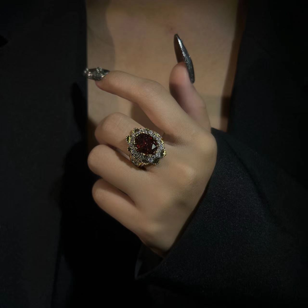 High-end Stone Flower Ring, Luxury Temperament Statement Piece, Two-tone Electroplated Copper Adjustable Open Ring