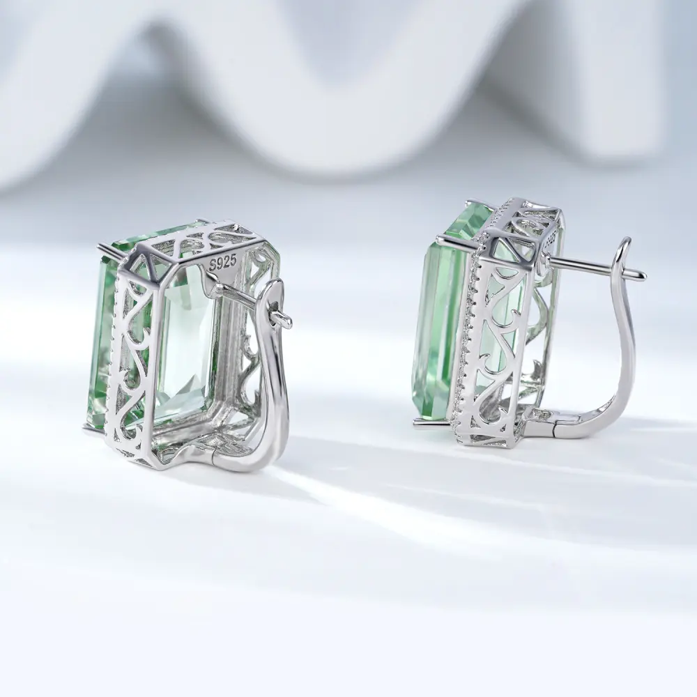 Luxurious and High-grade Natural Green Crystal Earrings