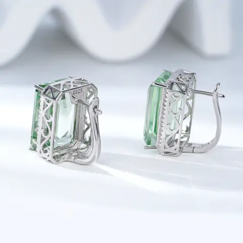 Luxurious and High-grade Natural Green Crystal Earrings