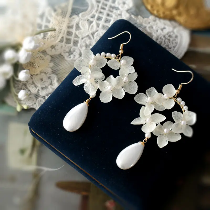 Women's Temperament Fashion Eternal Flower Earrings