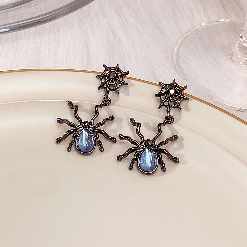 Dark spider moonstone stud earrings (black)