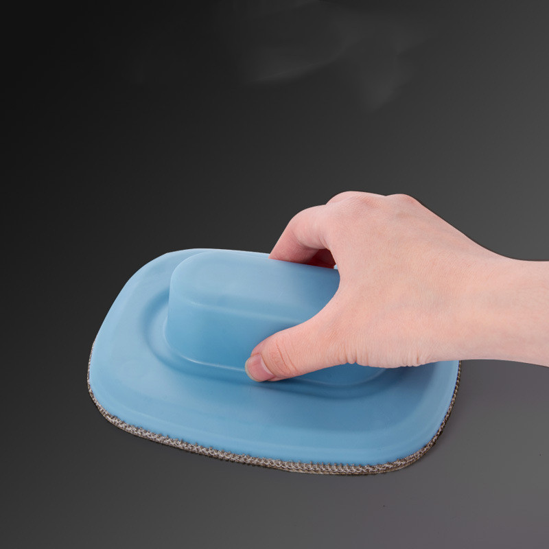 Wet And Dry Hand-held Screen Brush For Decontamination