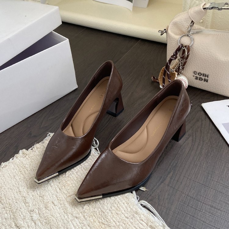 Pointed Toe Block Heel Pumps, picture 3 of 3
