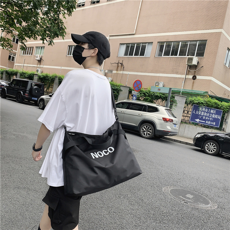 حقيبة ملابس رجالية بسعة كبيرة