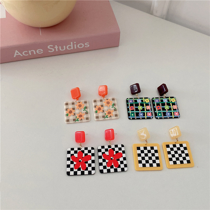 Girly Candy Color Black And White Small Fragrance Earrings