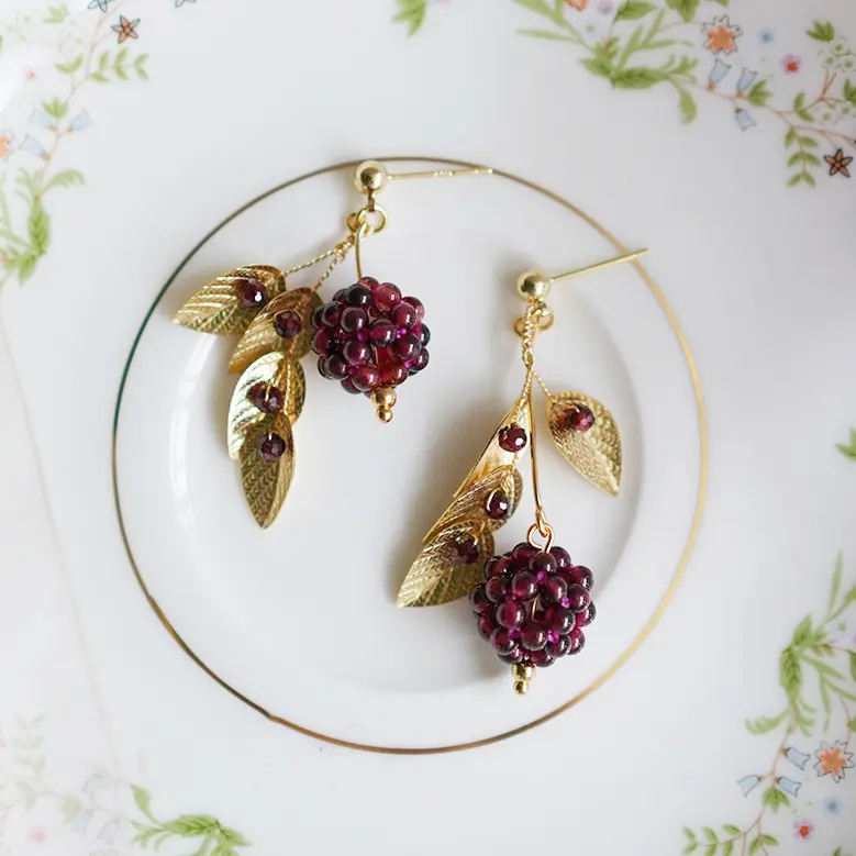 Oil Painting Berry Original High-grade Retro Elegant Asymmetry Sterling Silver Diamond Earrings