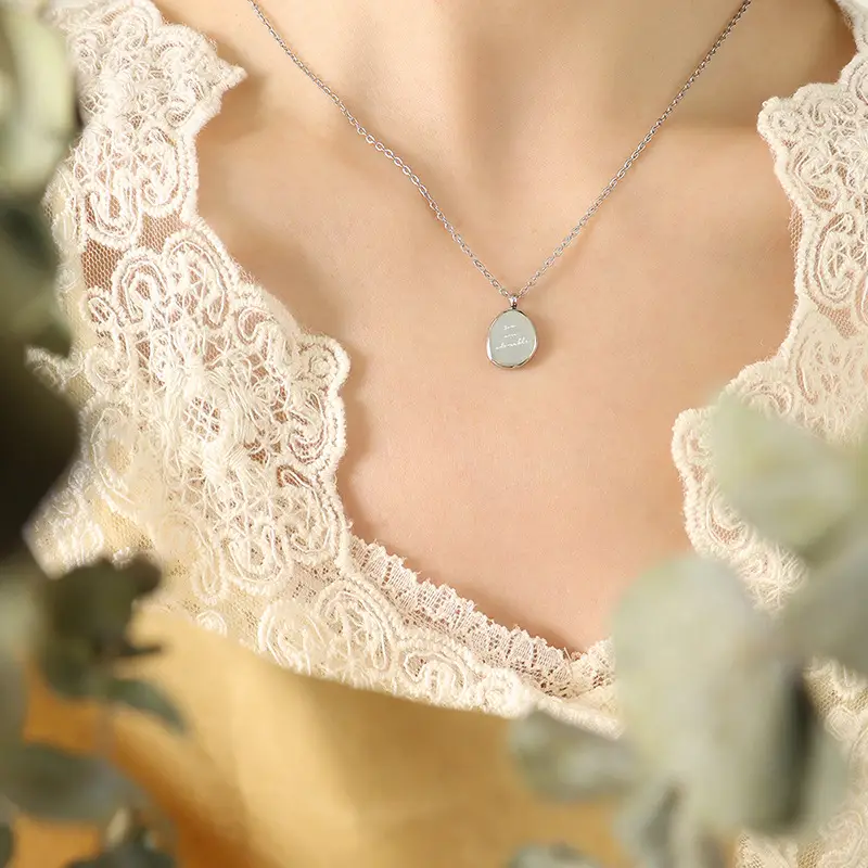 National Tide Geometric Irregular Oval Letter Pendant Collarbone Necklace