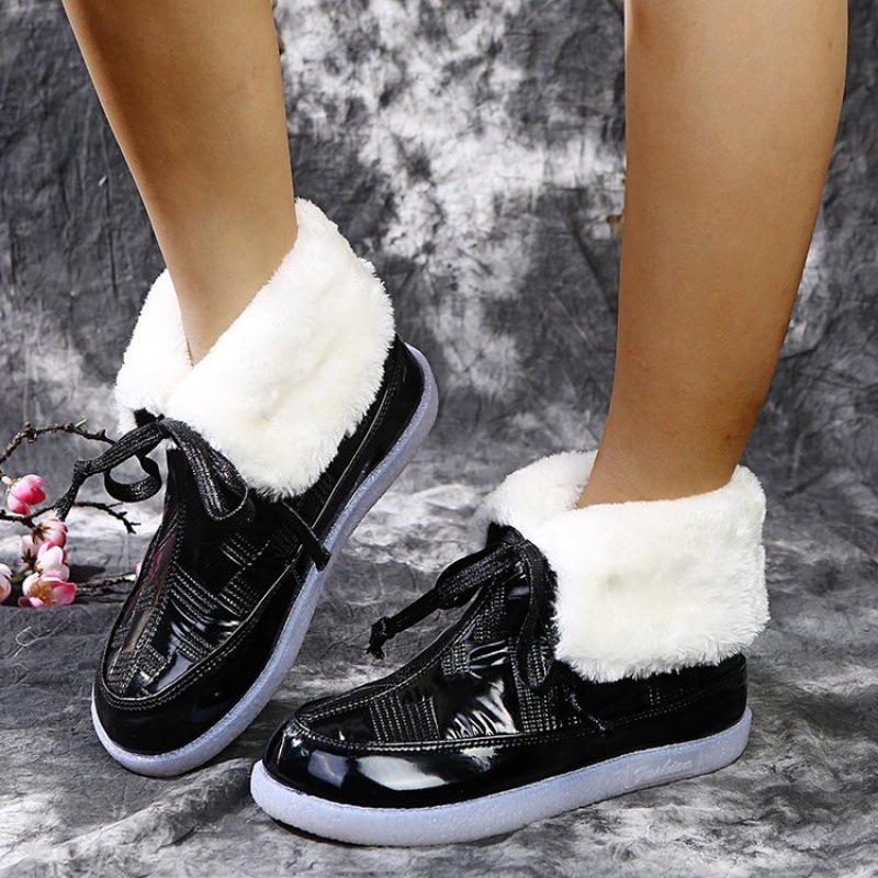 Title 6, Snow boots women