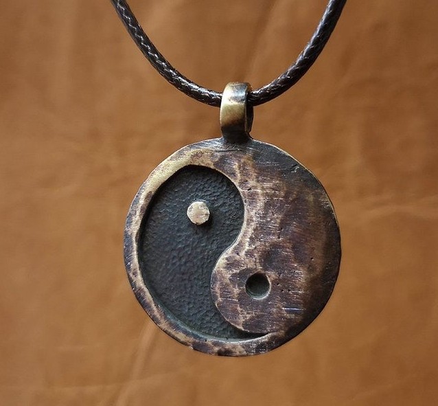 Retro Old Yin And Yang Gossip Oil Drop Necklace