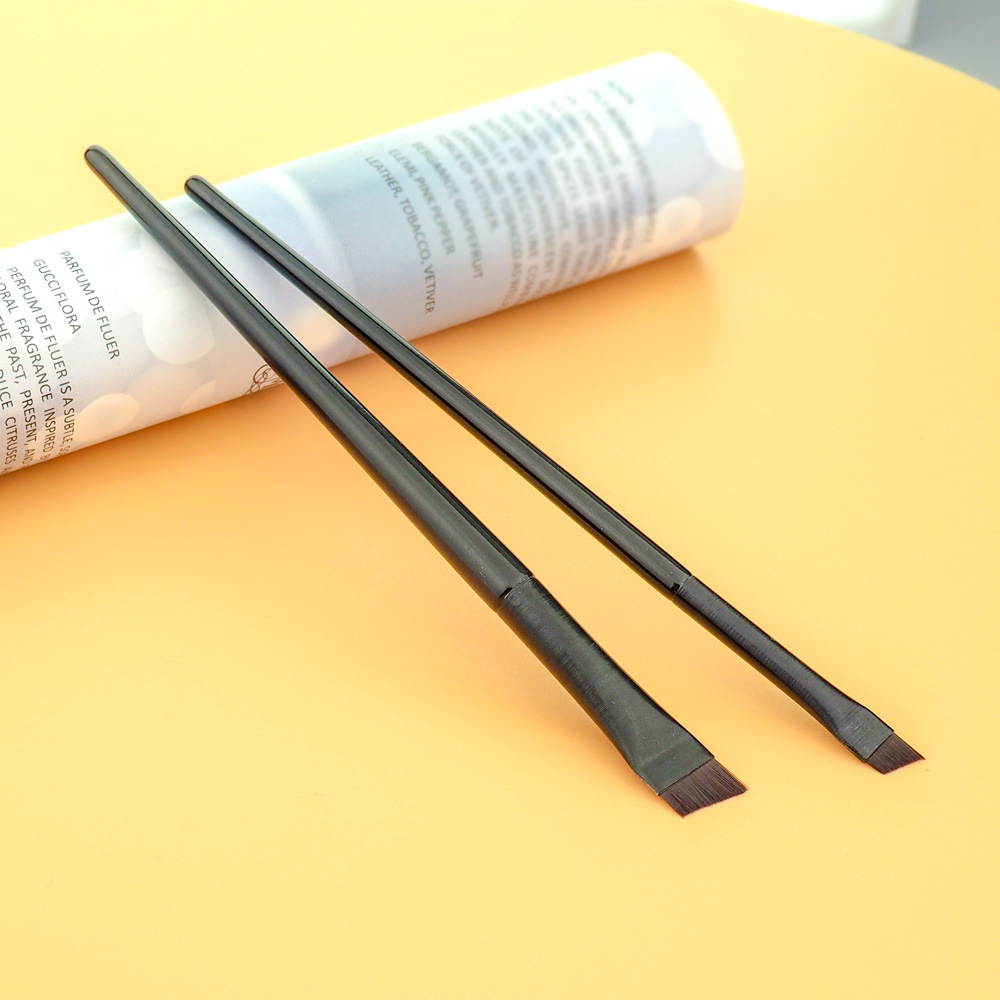 Fashionable And Portable Flat Head Blade Eyeliner Brush