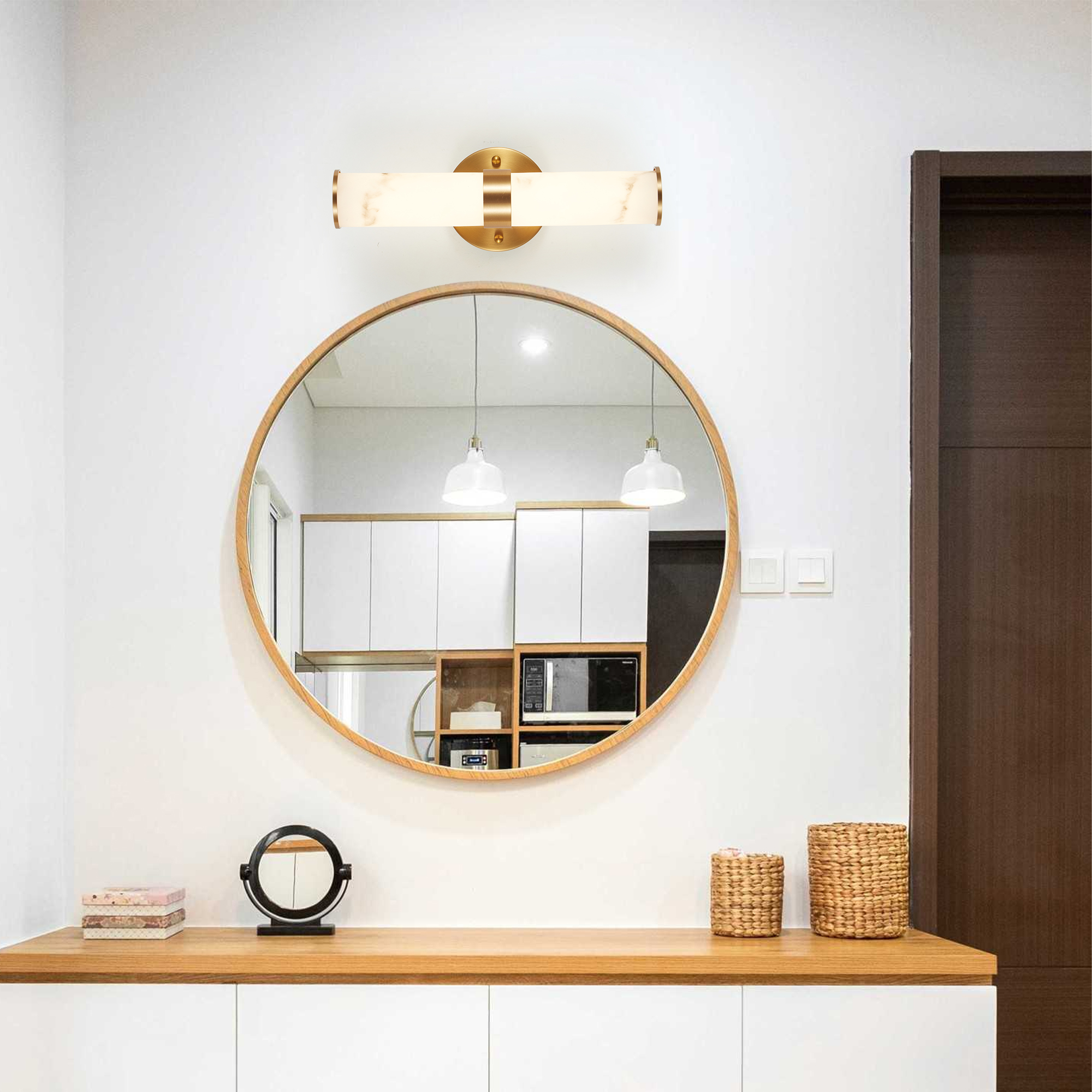 Golden and Elegant Resin Wall Sconce,Set of 2,Modern Vertical Light Fixture for Bathrooms, Hallways, and Bedrooms (Only Inoor) — foto 6