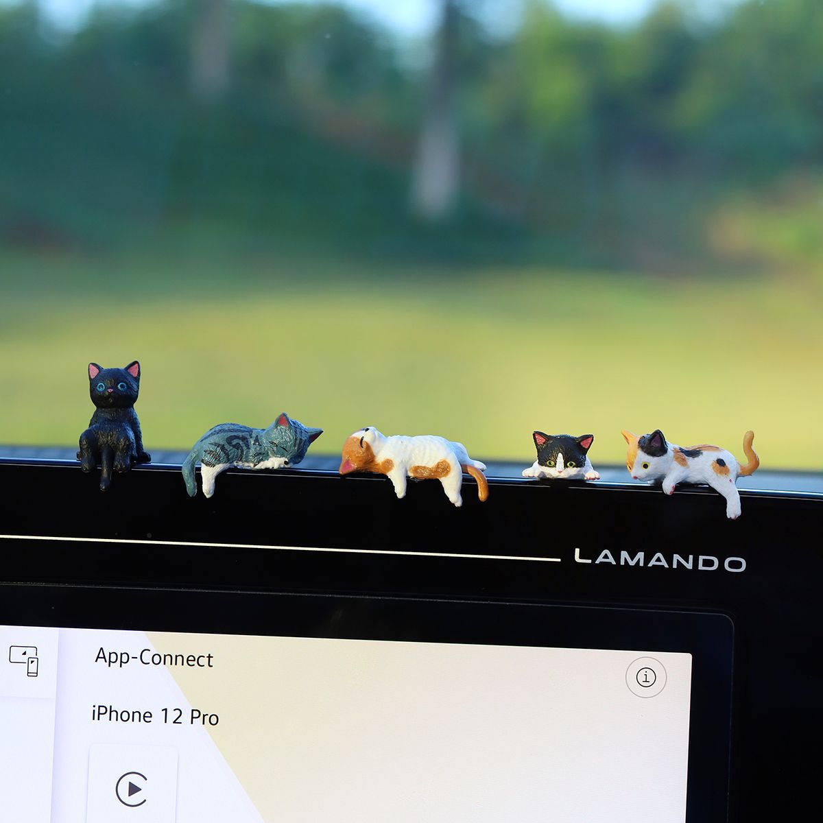 Cute And Super-adorable Cat Car Screen Ornament