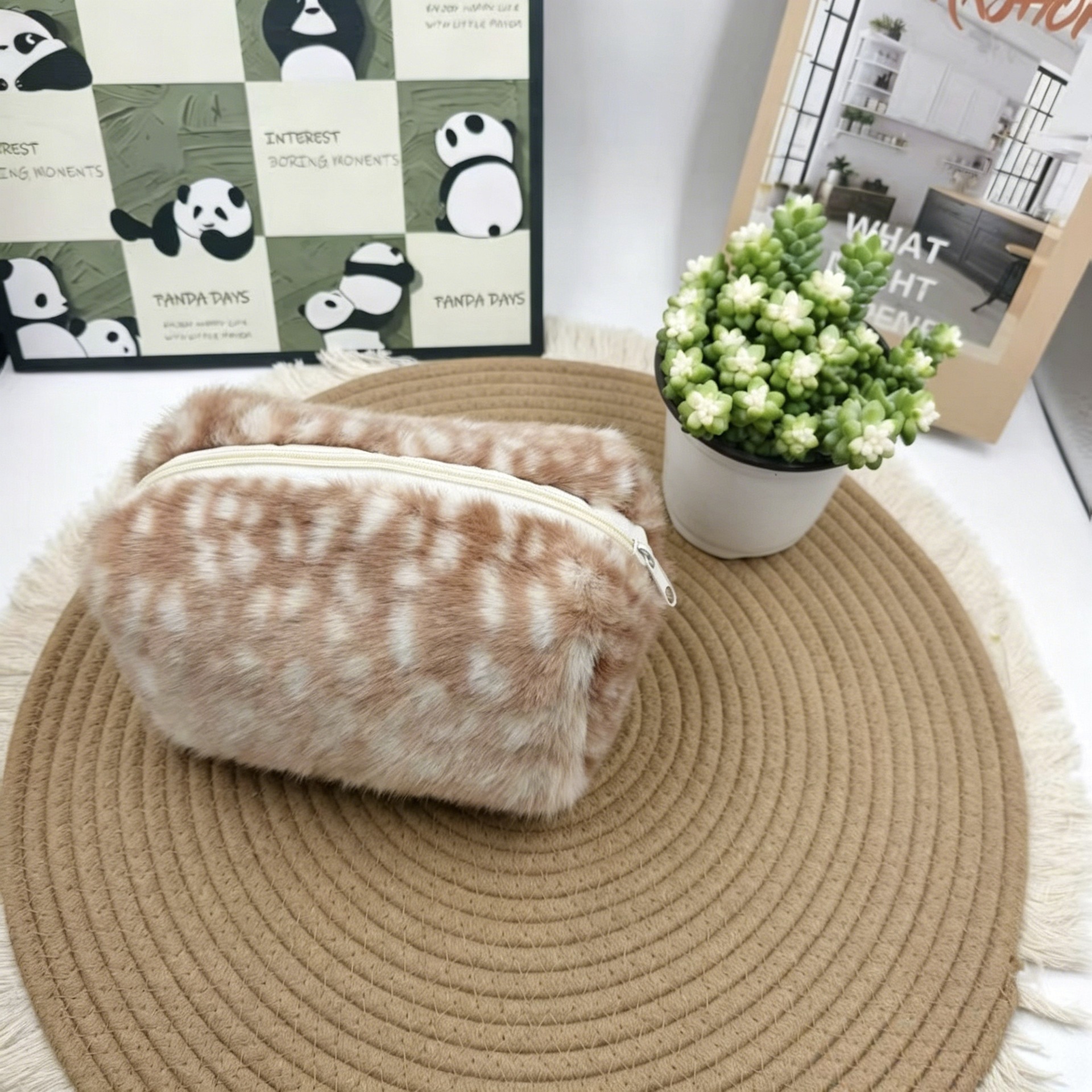 Trousse de toilette en peluche · motif faon