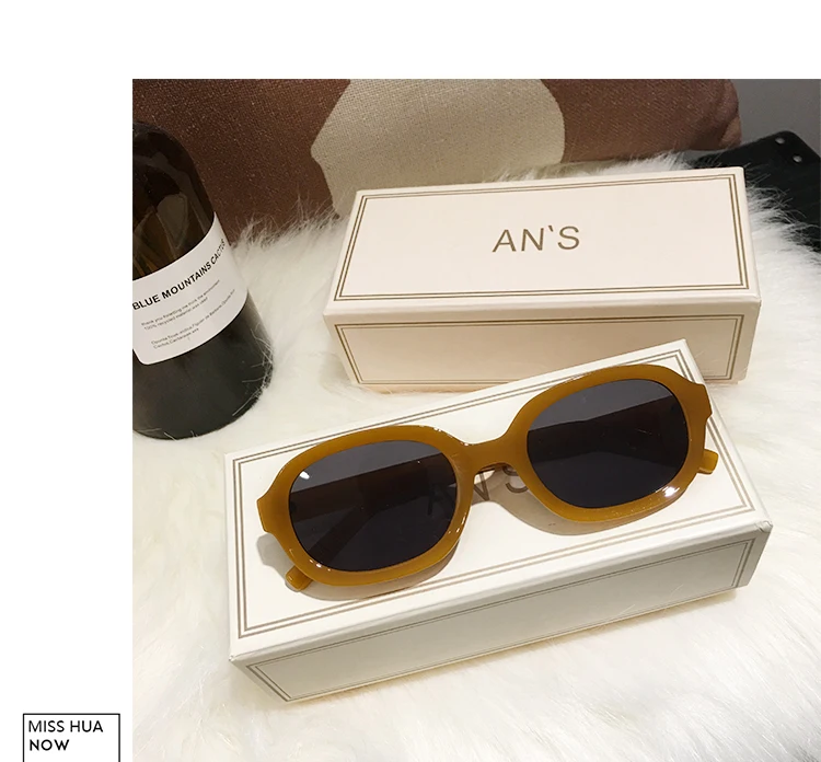 Title 12, Ladies small frame retro sunglasses