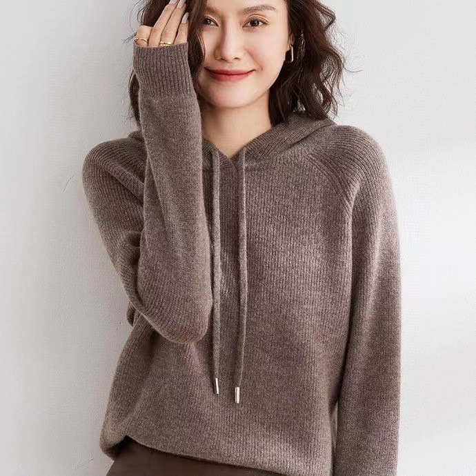 Versatile Solid-color Top Laid-back Style