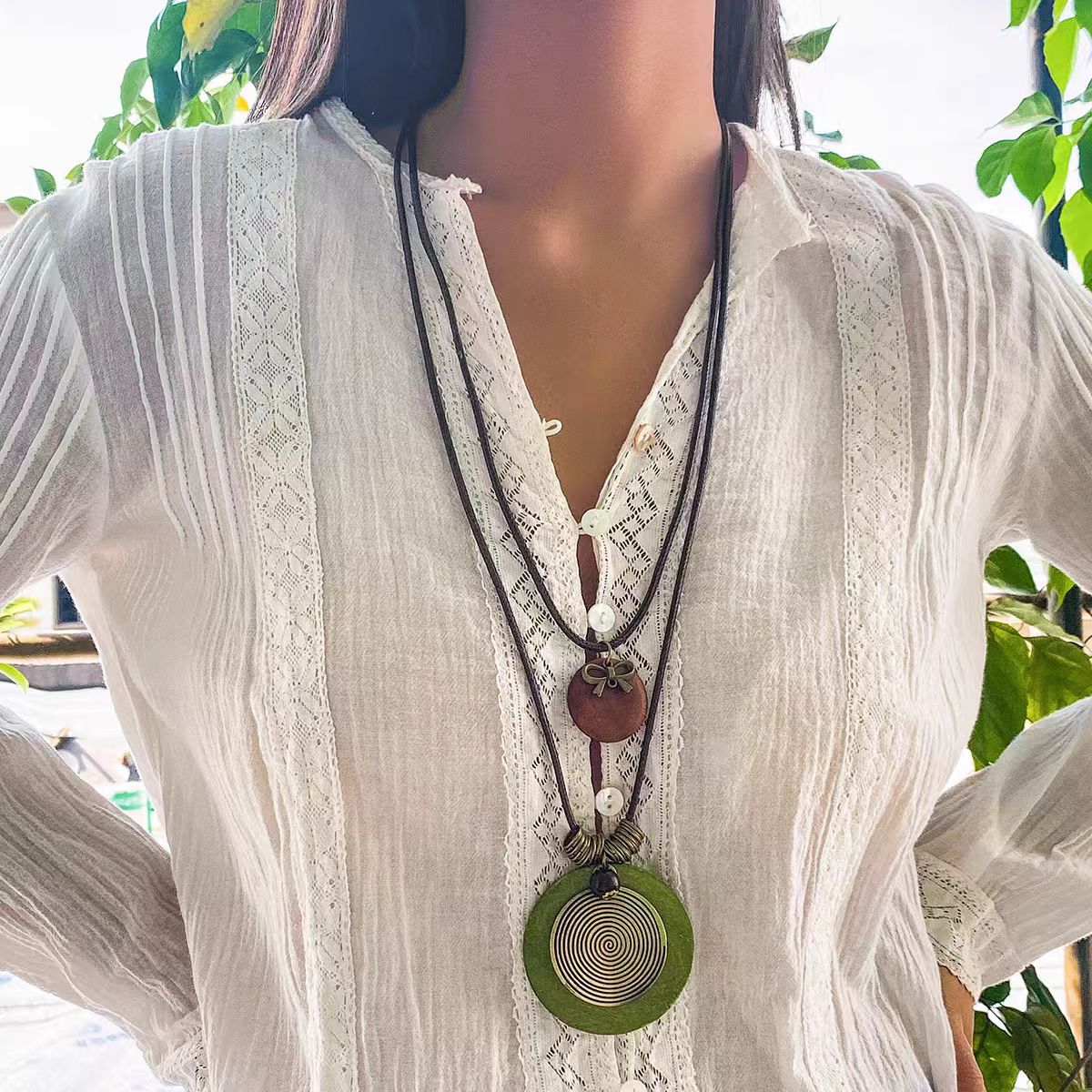 Double Layer Retro Zen Green Round Pendant Necklace