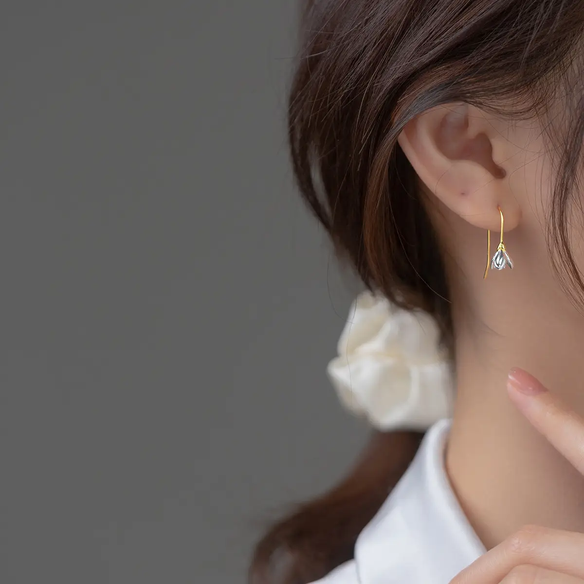 S925 Silver Plated White Magnolia Ear Hook