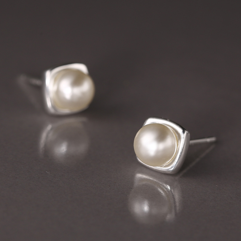 S999 Sterling Silver Pure Silver Square Freshwater Pearl Ear Studs