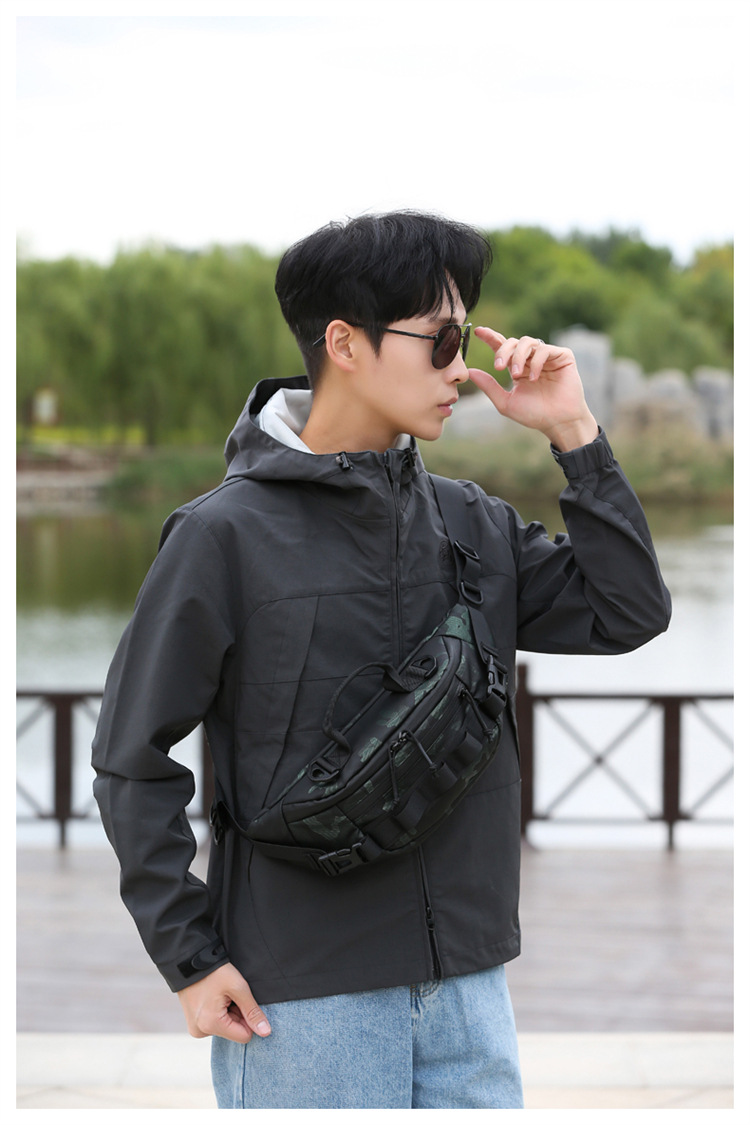 Adjustable Waist Strap Detail