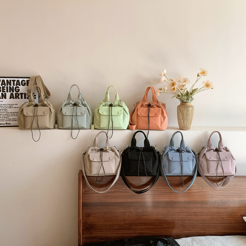 Womens Simple Versatile Lightweight Oxford Cloth Shoulder Bag