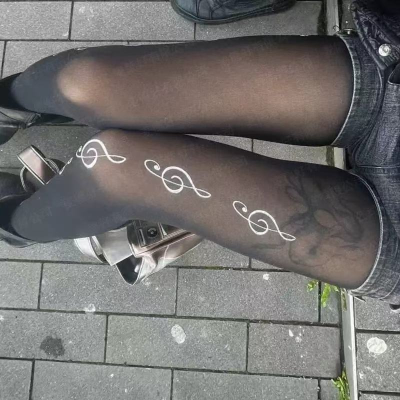 Sweet And Cool Tights With A Female Music Symbol Print