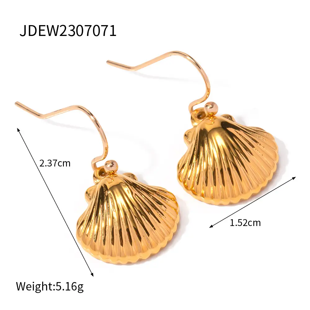 Breeze Gold Seashell Earrings