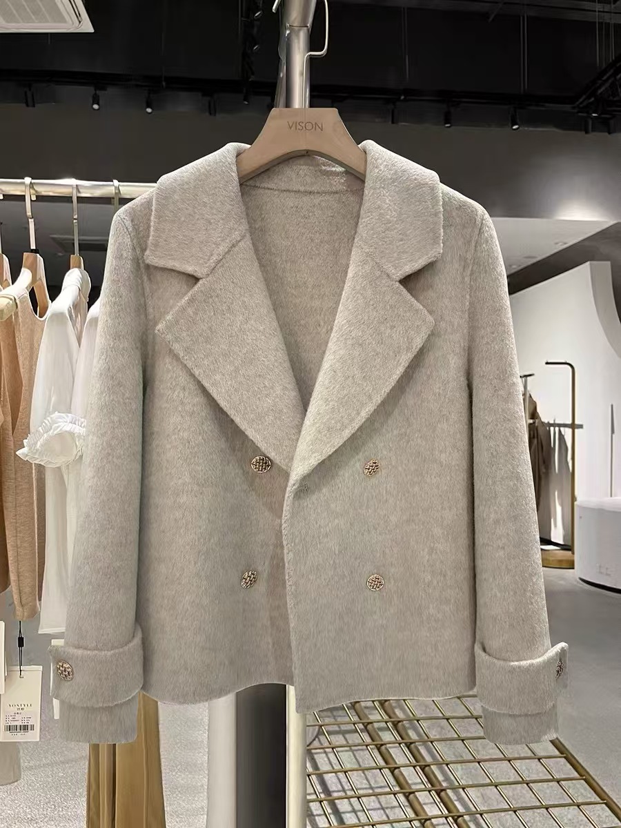 Elegant And Fashionable Wool Coat For Women 8