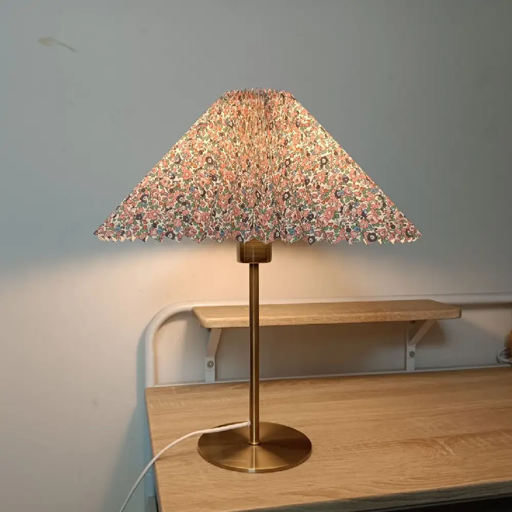 Retro Nostalgic Petal Fabric Copper High-end Umbrella-shaped Bedside Lamp