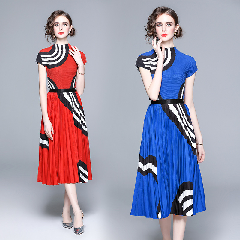 Short-Sleeve Top and Pleated Skirt Set, picture 2 of 5