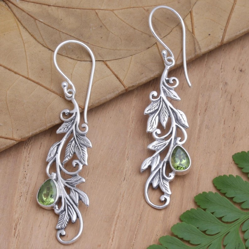 Fashion Vine Carved Pattern Embroidered Glass Alloy Women's Earrings