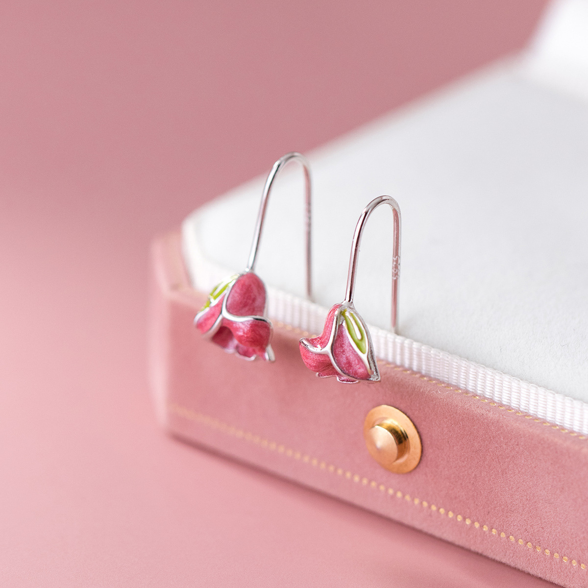 Gentle Drip Glazed Blooming Epoxy Tulip Ear Hook Wind Mori Sweet