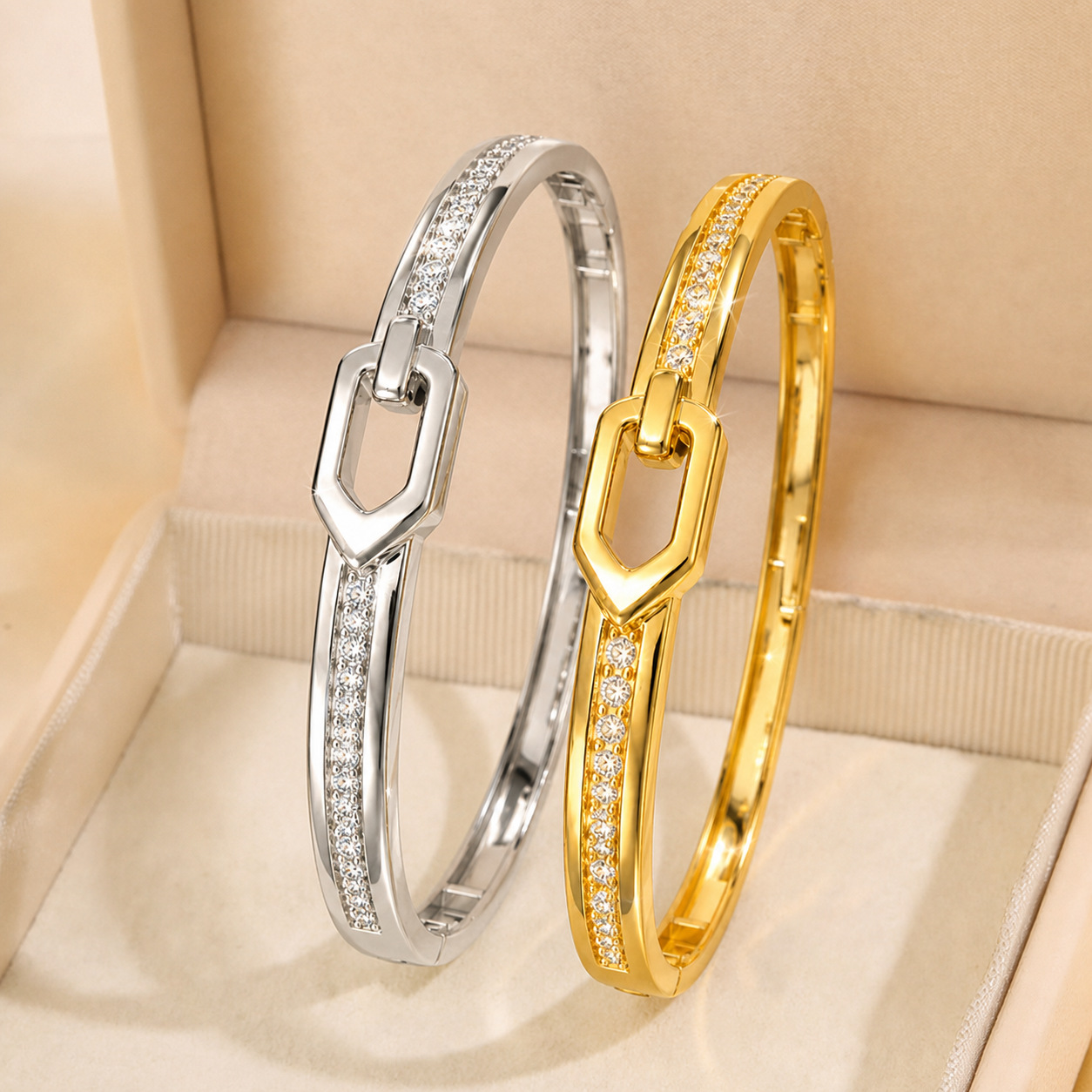 Cool-style Geometric Lock-embellished Diamond Bracelet
