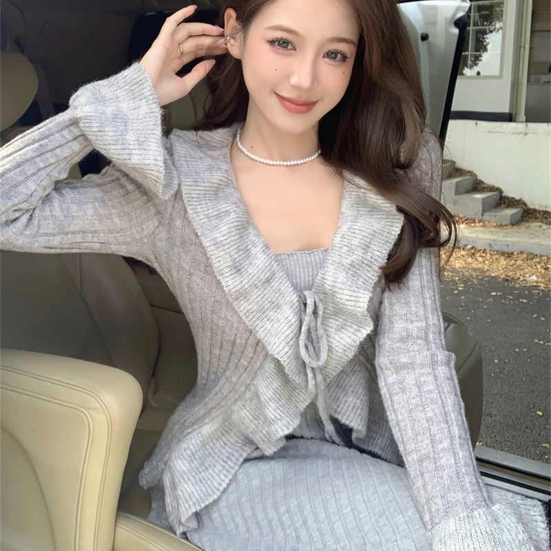 套装女秋冬季温柔风喇叭袖针织开衫修身a字吊带连衣裙荷叶边上衣