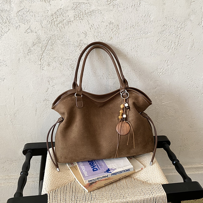 Large-capacity Womens Shoulder Crossbody Bag And Commuter Underarm Bag For Fall And Winter