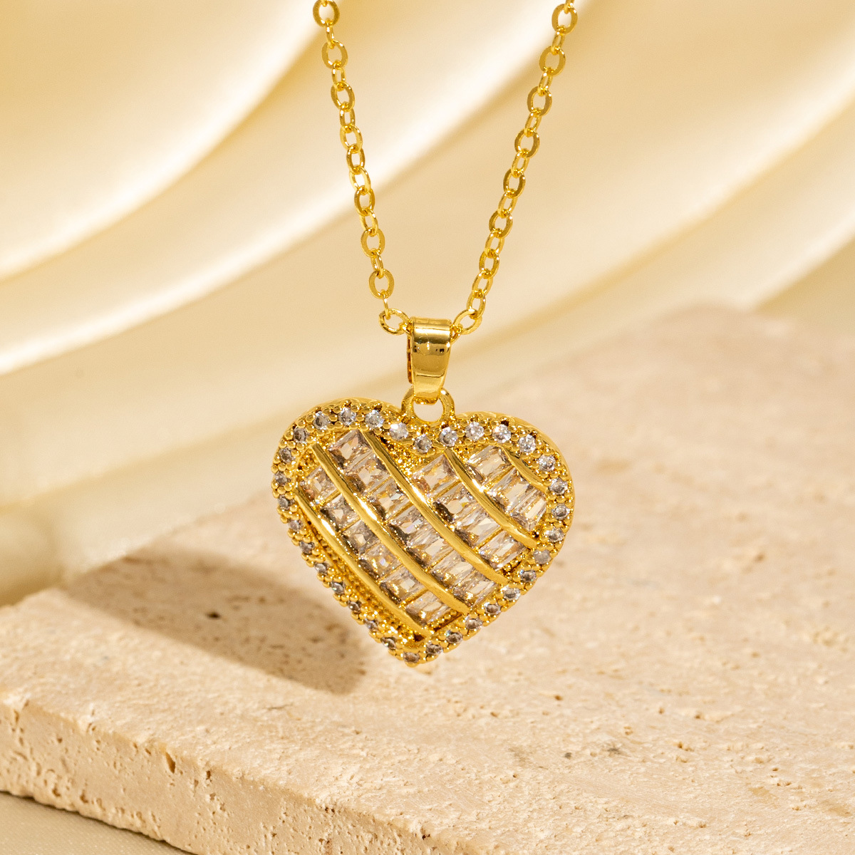 Full-Crystal Fashionable Sweet Hollowed-Out Zircon Heart Necklace - Jewelry & Watches