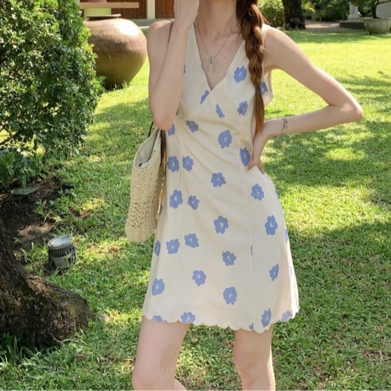 Title 2, Retro Gentle Flowers V-neck Sleeveless Vest Dress