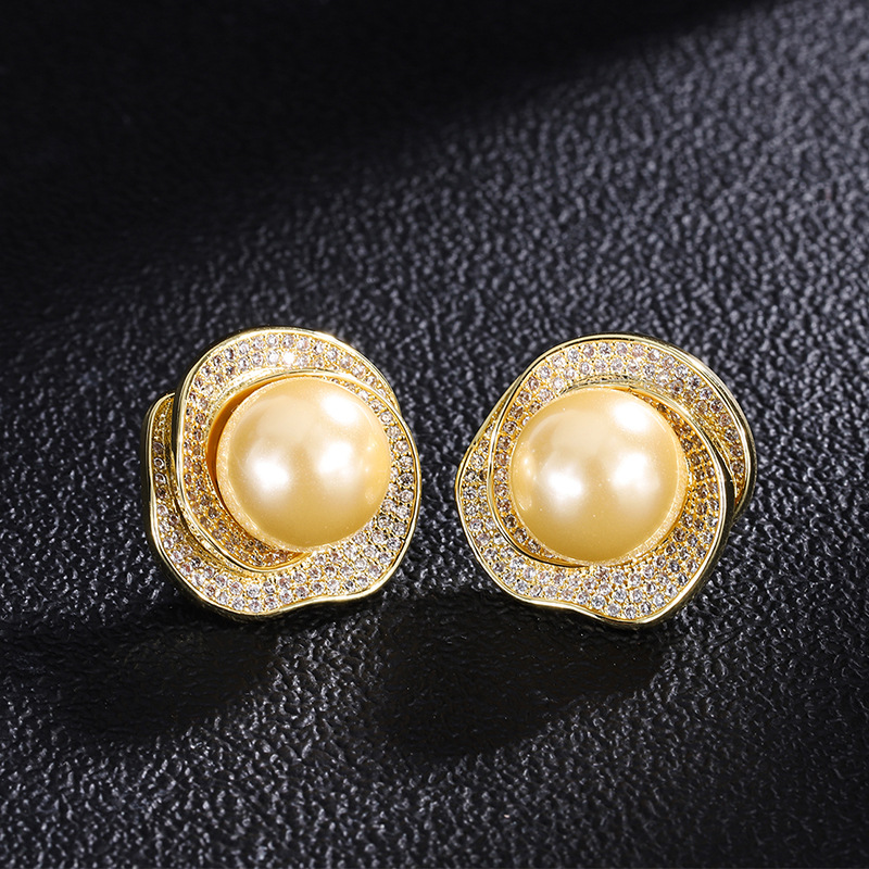 18K Gold Shell Beads Rose Geometric Women's Suit