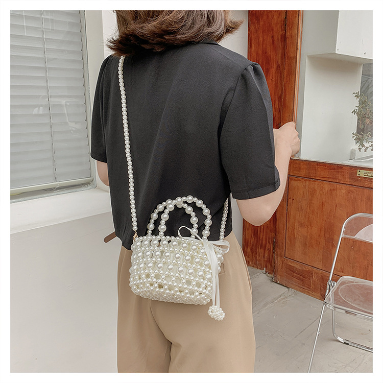 Title 12, Womens Sweet New Handheld Pearl Chain Messenge...