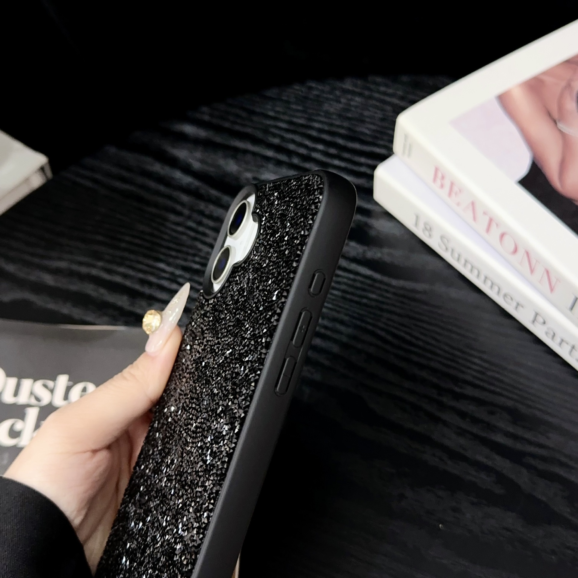 Skin Feeling Carbink Phone Case 14Pro Large Hole Soft Edge Hard Shell