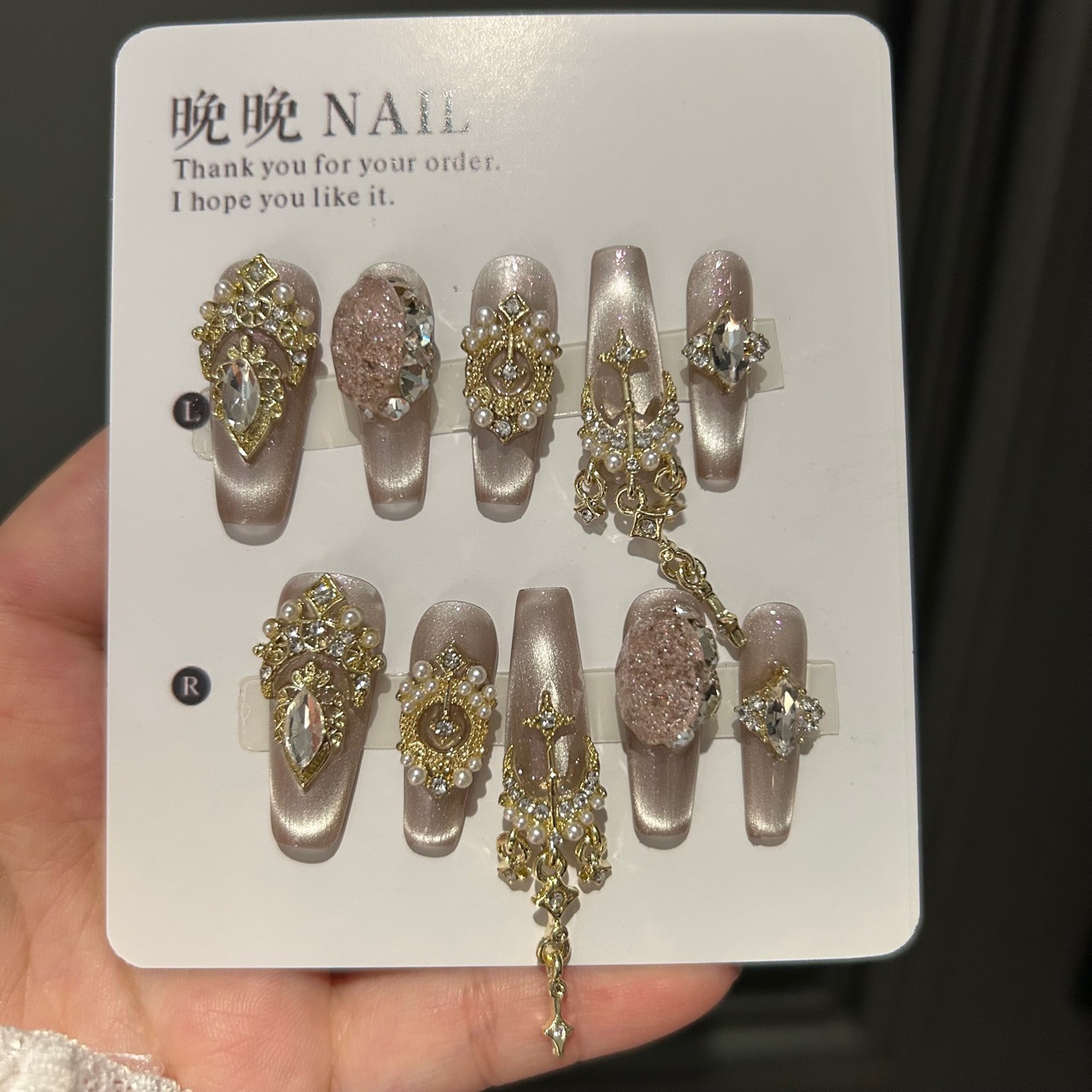 Fenghua French Cat Eye Elegant Handmade Wearable Nails With Glittery Flakes