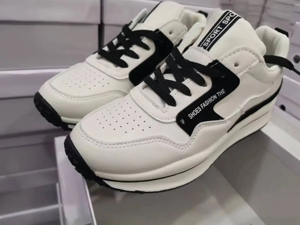 Breathable Low Top Flat Bottom 41 Size Female Lace-up Casual Shoes - Black