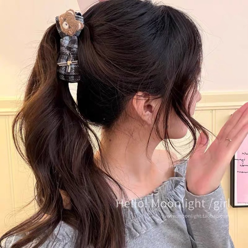 Elegant Sophisticated Bun-style Ponytail Clip For The Back Of The Head