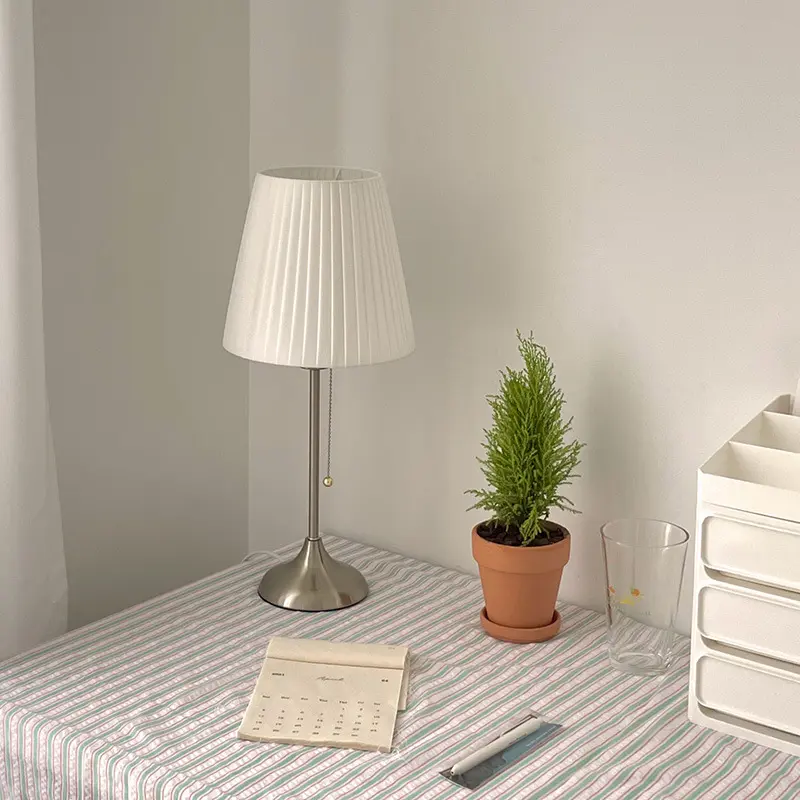 Instagram-worthy American Minimalist Table Lamp
