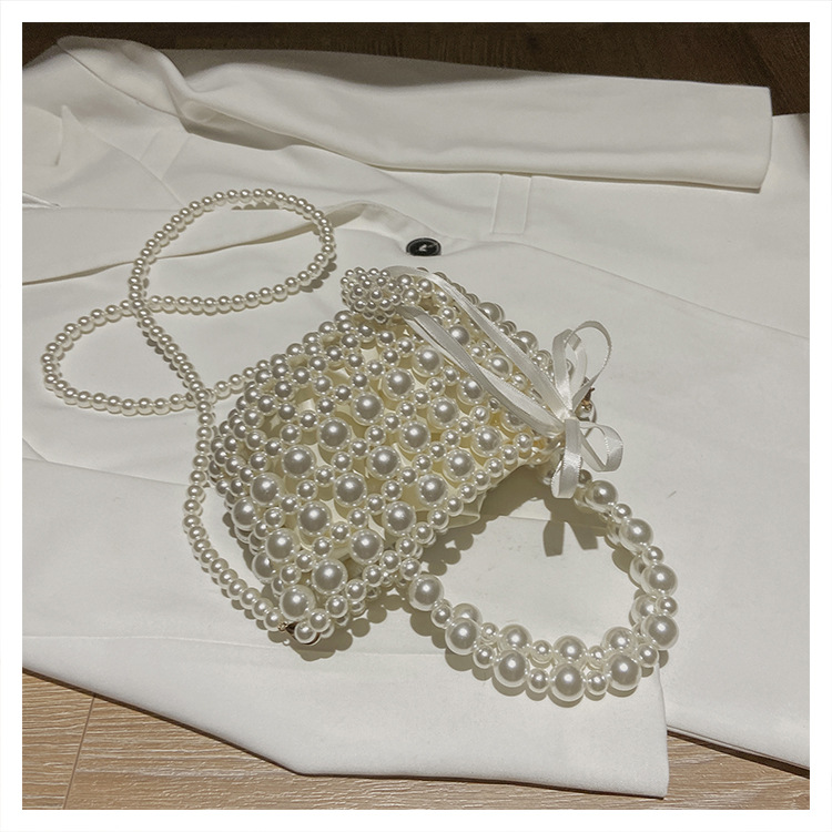 Title 5, Womens Sweet New Handheld Pearl Chain Messenge...