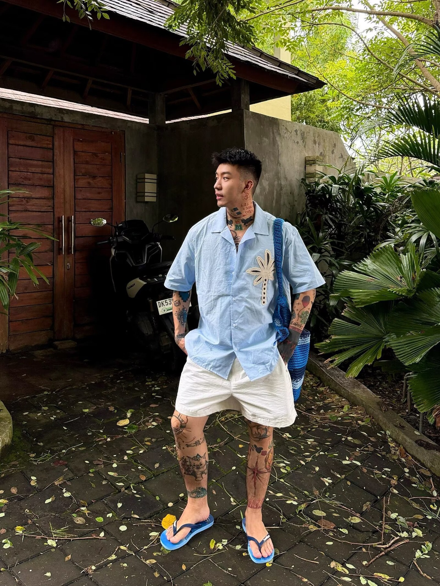 Retro Cuban-Collar Embroidered Hawaiian Shirt for Men