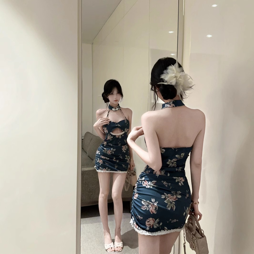 Halter Elegant Pure Hot Girl Printed Retro Style