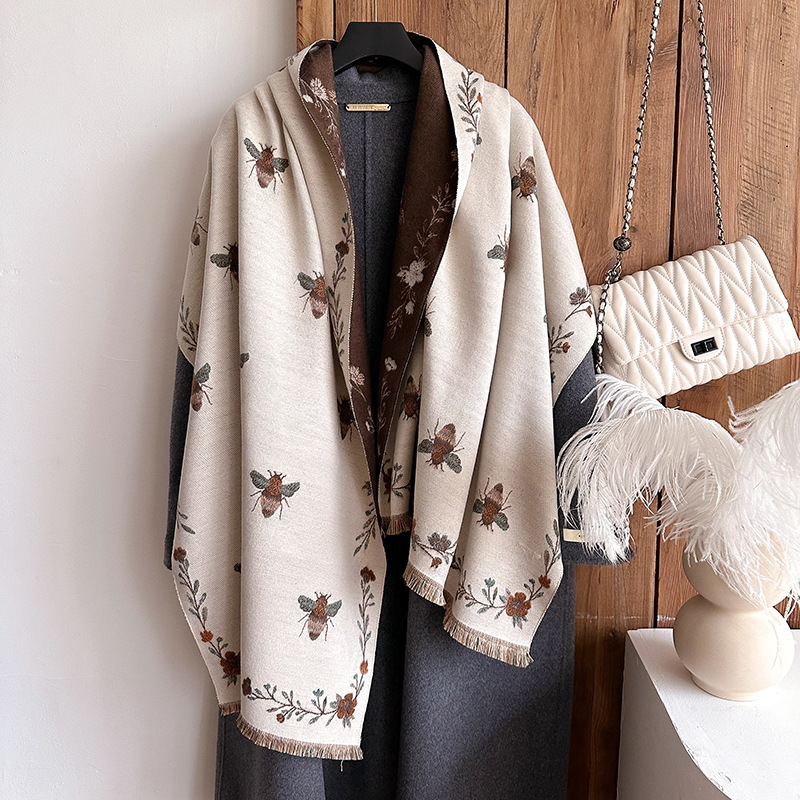 New High-grade Retro Cashmere Knitted Women's Autumn And Winter Warm Warm Shawl