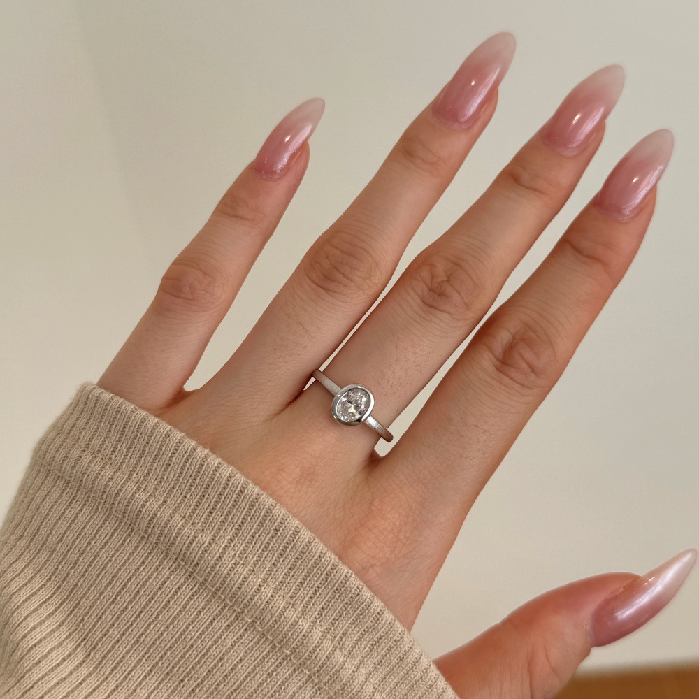 Women's Casual Oval Egg-shaped Zircon Ring